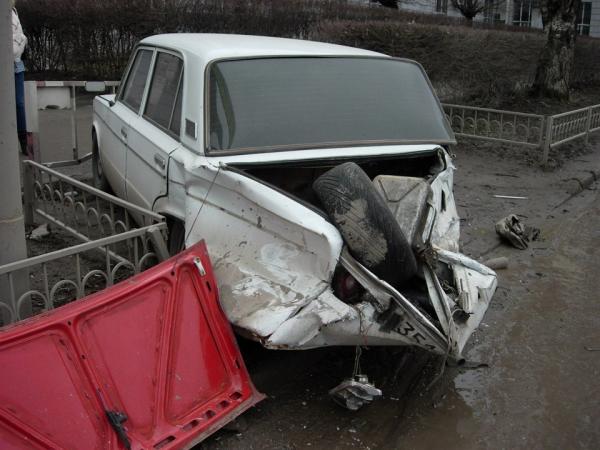 На трассе «Кавказ» в аварии пострадали водитель и пассажир «Жигулей»